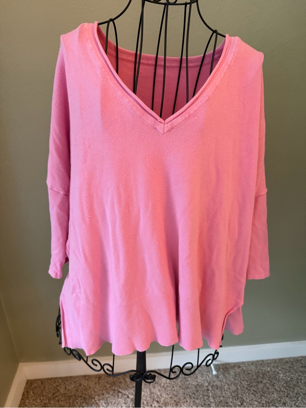 Relaxed V-Neck Pink Women's Top